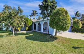 4 odalılar şehir içinde müstakil ev 210 m² Florida'da, Amerika Birleşik Devletleri. $724,000