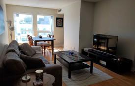 2 odalılar daire Eglinton Avenue East'da, Kanada. C$872,000