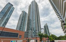 3 odalılar daire Lake Shore Boulevard West'da, Kanada. C$801,000