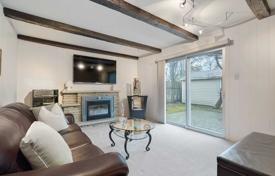 5 odalılar şehir içinde müstakil ev North York'da, Kanada. C$2,275,000
