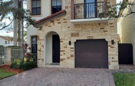 4 odalılar konak 236 m² Doral'da, Amerika Birleşik Devletleri. $779,000