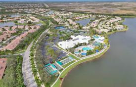 Şehir içinde müstakil ev – West Palm Beach, Florida, Amerika Birleşik Devletleri. $530,000
