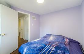 9 odalılar şehir içinde müstakil ev Etobicoke'de, Kanada. C$1,412,000