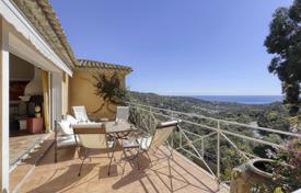 Yazlık ev – Cavalaire-sur-Mer, Cote d'Azur (Fransız Rivierası), Fransa. 1,500,000 €
