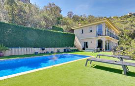 4 odalılar şehir içinde müstakil ev 447 m² Castell Platja d'Aro'da, İspanya. 1,300,000 €
