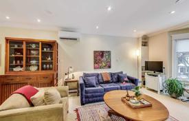 10 odalılar konak Old Toronto'da, Kanada. C$1,922,000
