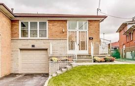 3 odalılar konak North York'da, Kanada. C$1,305,000