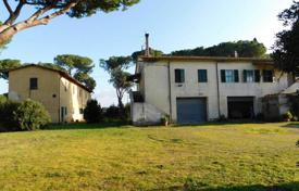 14 odalılar villa 715 m² Grosseto'da (şehir), İtalya. 1,200,000 €