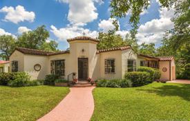 Yazlık ev – Coral Gables, Florida, Amerika Birleşik Devletleri. $749,000