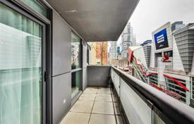 2 odalılar daire Richmond Street West'da, Kanada. C$886,000