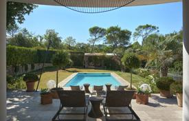 Yazlık ev – Mougins, Cote d'Azur (Fransız Rivierası), Fransa. 1,490,000 €