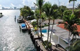 Şehir içinde müstakil ev – North Miami, Florida, Amerika Birleşik Devletleri. $4,150,000