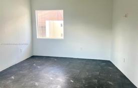 3 odalılar şehir içinde müstakil ev 159 m² Miami'de, Amerika Birleşik Devletleri. $850,000