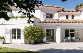 Villa – Mougins, Cote d'Azur (Fransız Rivierası), Fransa. 3,700,000 €