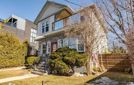 4 odalılar şehir içinde müstakil ev Old Toronto'da, Kanada. C$1,838,000