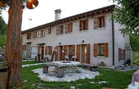 6 odalılar villa 400 m² Treviso'da, İtalya. 960,000 €