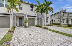 3 odalılar şehir içinde müstakil ev 204 m² Palm Beach County'da, Amerika Birleşik Devletleri. $499,000