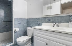 10 odalılar şehir içinde müstakil ev North York'da, Kanada. C$1,543,000