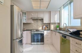 6 odalılar daire North York'da, Kanada. C$1,073,000