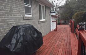 4 odalılar şehir içinde müstakil ev North York'da, Kanada. C$1,805,000
