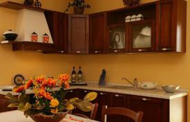 12 odalılar villa 400 m² Piancastagnaio'da, İtalya. 890,000 €