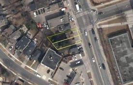 10 odalılar şehir içinde müstakil ev East York'da, Kanada. C$1,683,000