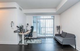 1 odalılar daire North York'da, Kanada. C$802,000