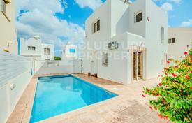3 odalılar villa Pernera'da, Kıbrıs. 365,000 €