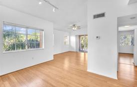 1 odalılar kondominyumda daireler 67 m² Miramar (USA)'da, Amerika Birleşik Devletleri. $256,000