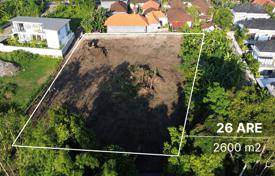 Arsa Tumbak Bayuh'da, Endonezya. $1,361,000
