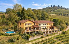 8 odalılar yazlık ev Cuneo'da, İtalya. 395,000 €