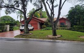 Şehir içinde müstakil ev – Coral Springs, Florida, Amerika Birleşik Devletleri. $699,000