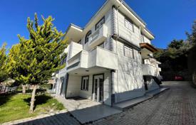 Villa – Alanya, Antalya, Türkiye. $370,000