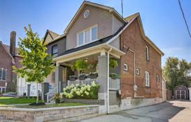 Şehir içinde müstakil ev – Gerrard Street East, Toronto, Ontario,  Kanada. C$1,090,000