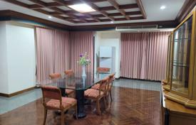 4 odalılar çatı dairesi Watthana'da, Tayland. $3,060 haftalık