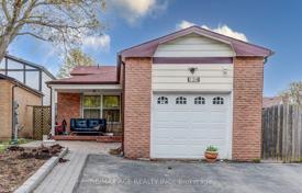 12 odalılar şehir içinde müstakil ev Scarborough'da, Kanada. C$1,805,000