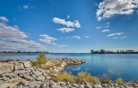 5 odalılar daire Etobicoke'de, Kanada. C$1,148,000