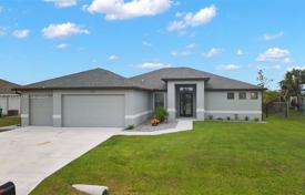 4 odalılar şehir içinde müstakil ev Cape Coral'da, Amerika Birleşik Devletleri. $570,000
