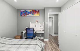 6 odalılar şehir içinde müstakil ev North York'da, Kanada. C$1,823,000