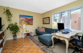 10 odalılar şehir içinde müstakil ev North York'da, Kanada. C$2,569,000