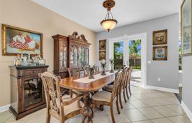Şehir içinde müstakil ev – Pembroke Pines, Broward, Florida,  Amerika Birleşik Devletleri. $1,045,000