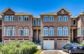 3 odalılar konak North York'da, Kanada. C$1,623,000