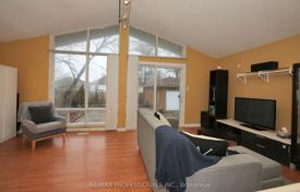 9 odalılar şehir içinde müstakil ev Etobicoke'de, Kanada. C$1,487,000