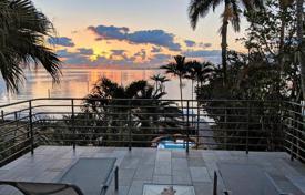 4 odalılar villa 406 m² Miami'de, Amerika Birleşik Devletleri. $4,675,000