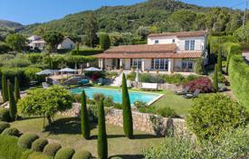 5 odalılar villa Tourrettes-sur-Loup'da, Fransa. 1,995,000 €