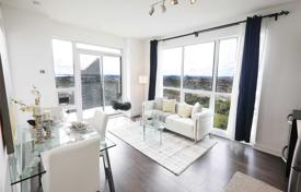 2 odalılar daire Lake Shore Boulevard West'da, Kanada. C$852,000