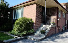 5 odalılar konak North York'da, Kanada. C$1,432,000