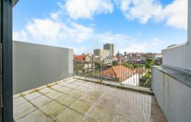 6 odalılar şehir içinde müstakil ev 248 m² Porto (city)'da, Portekiz. 875,000 €