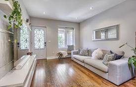 8 odalılar konak Old Toronto'da, Kanada. C$1,788,000