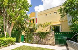 Yazlık ev – Miami, Florida, Amerika Birleşik Devletleri. 1,568,000 €